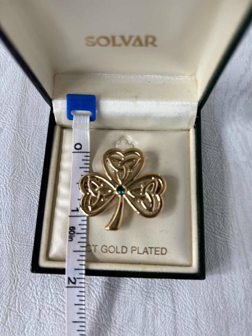 18K Gold Plated Shamrock  Brooch with Trinity Knot Leaves and Green Stone - Picture 3 of 12